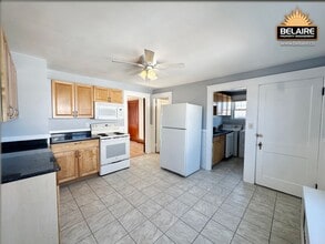 Building Photo - 107 2nd St