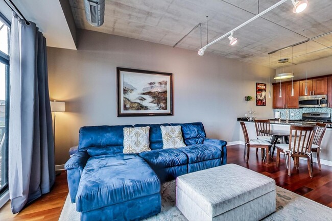 Foto del edificio - 3245 N Ashland Ave