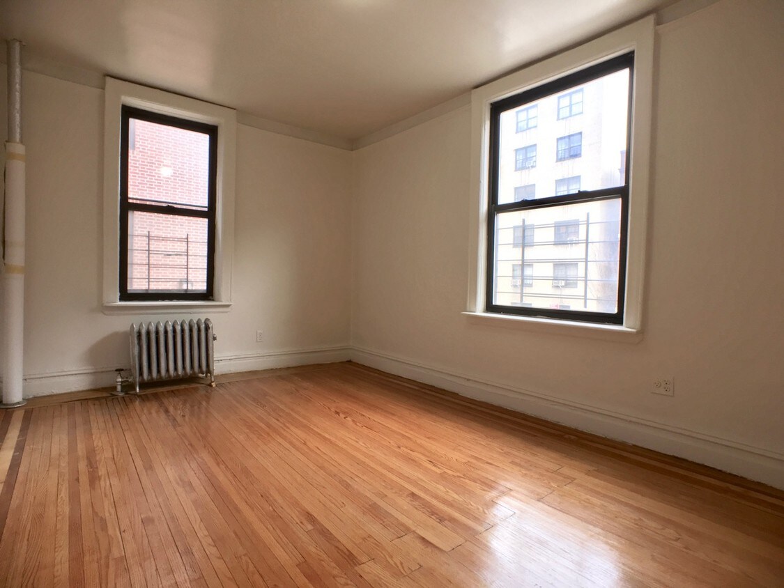 Building Photo - 590 Fort Washington Ave