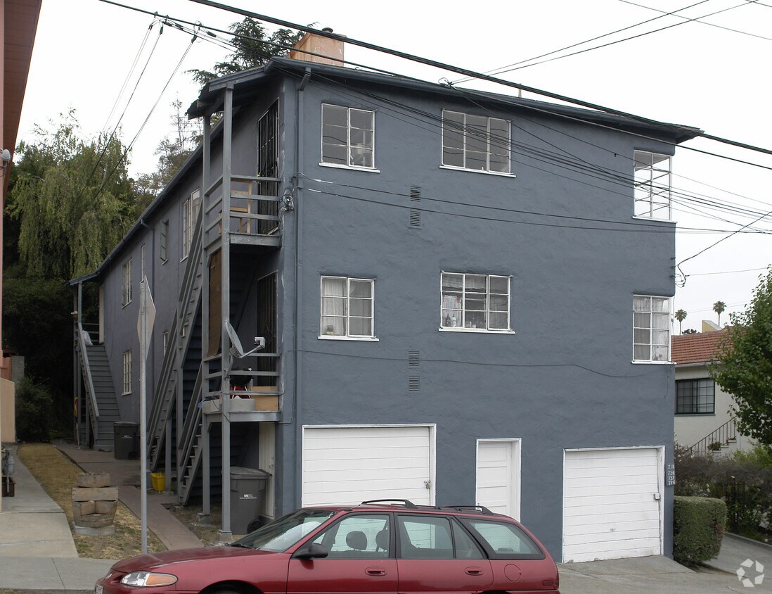 Primary Photo - 718-724 E 24th St