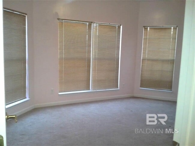 Foto del edificio - 1129 Sloane Cove