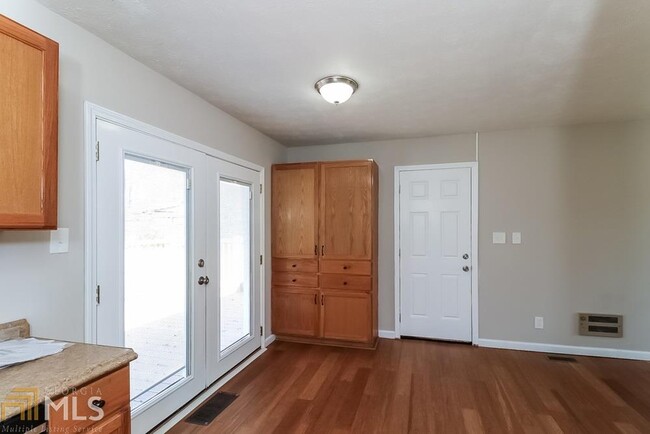 Foto del edificio - 5750 Hill Rd SW