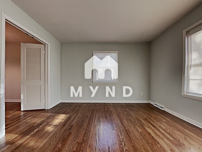 Building Photo - 5901 Charing Pl