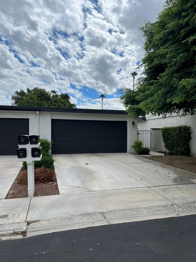 14 Durango Cir, Rancho Mirage, CA 92270 Condo for Rent in Rancho
