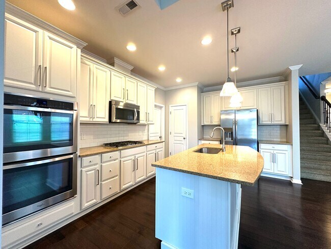 Building Photo - 4640 Blackmuir Wood Cir