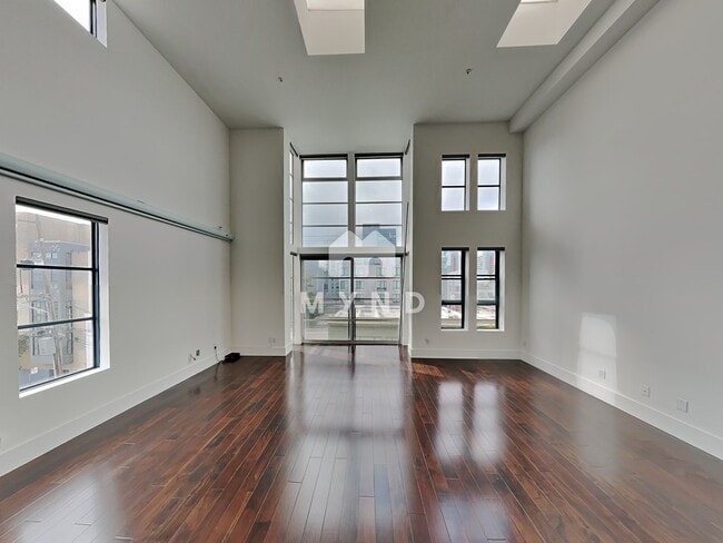 Building Photo - 221 Clara St Unit 14