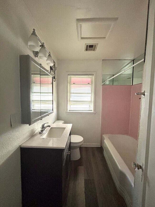 Foto del edificio - Beautiful Cozy 2 bedroom home