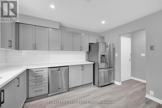 Building Photo - 494 Elgin St W