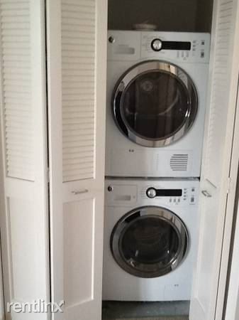 Foto del edificio - 1 br, 1 bath Apartment - 241 Crescent St