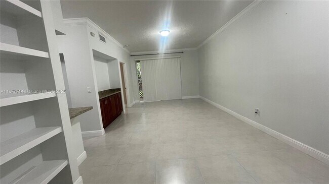 Foto del edificio - 18326 NW 68th Ave