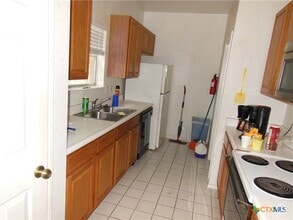 Building Photo - 1627 Kuehler Ave