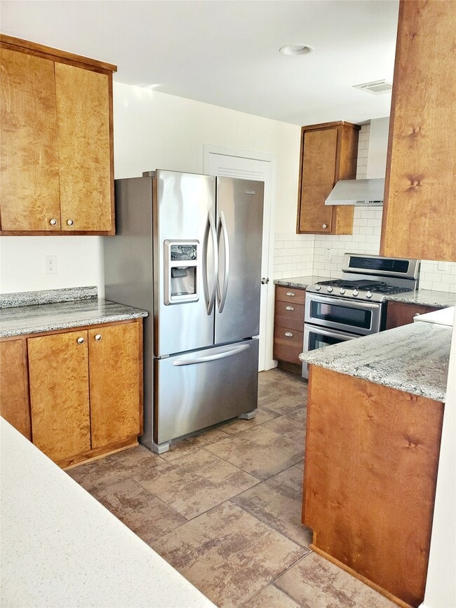 Building Photo - 7953 Ridgeview Dr