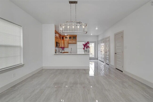 Foto del edificio - 3155 N Glen Garden Dr