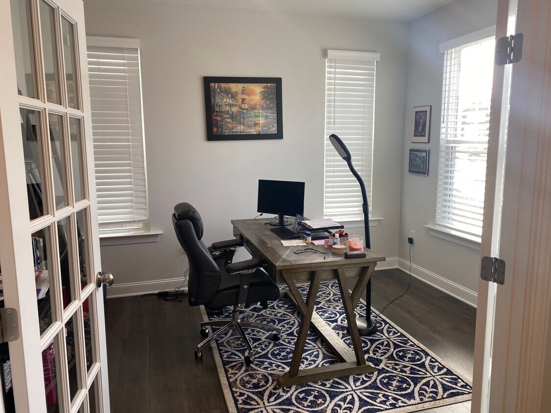 Foto principal - Brier Creek Living in a 4 Bedroom 3.5 Bath...