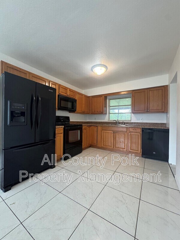 Foto del edificio - 1625 E Fern Rd
