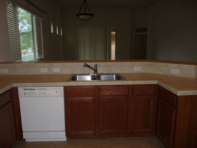 Foto del edificio - Gated Community in Rancho Vistoso-4 Bedroo...