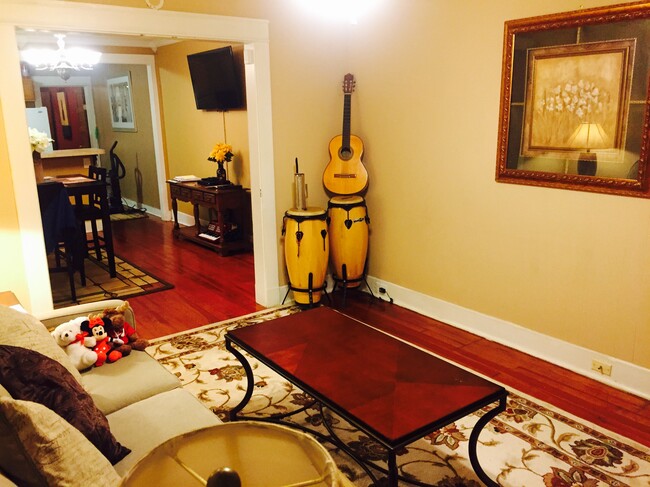 Living Room looking in - 1026 Cherokee St