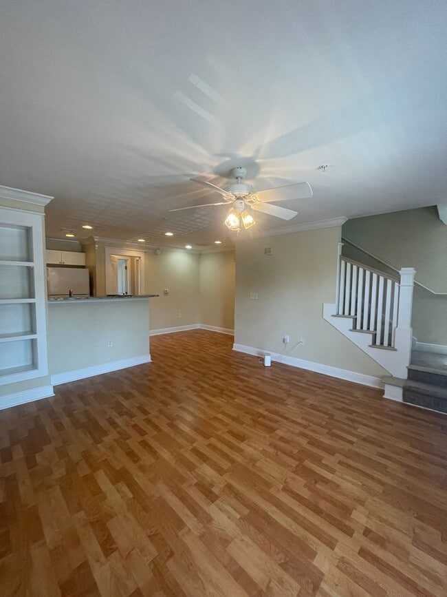 Photo - 17-1725 Zhao Apartment