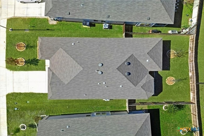 Building Photo - 1132 Amber Lk