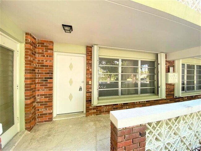 Building Photo - 4213 NE 21st Ave