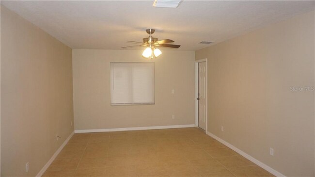 Building Photo - 534 Golden Raintree Pl