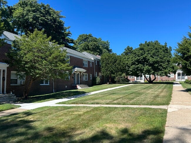 Foto del edificio - 353 S Center St