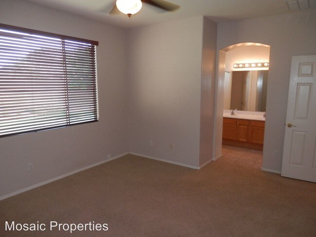 Building Photo - 3 br, 2 bath House - 3401 E Powell Way