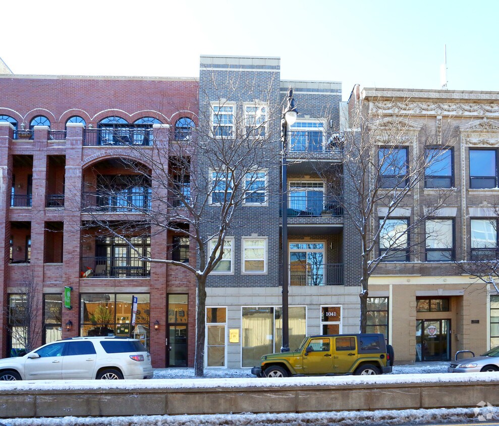 Building Photo - 1041 W Madison St