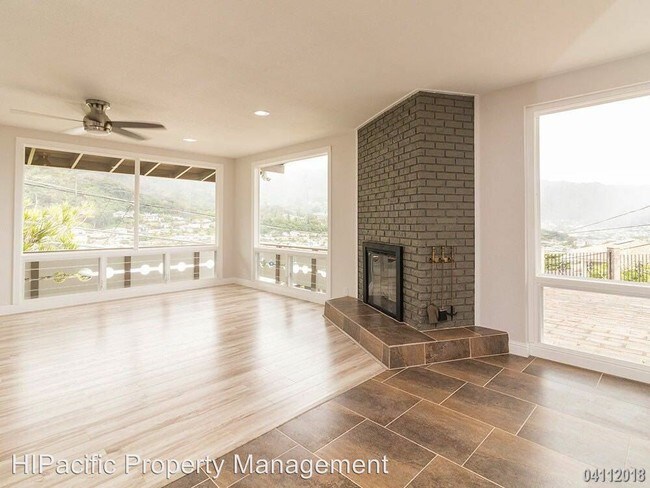 Building Photo - 3 br, 3 bath House - 3504 Kumu St.