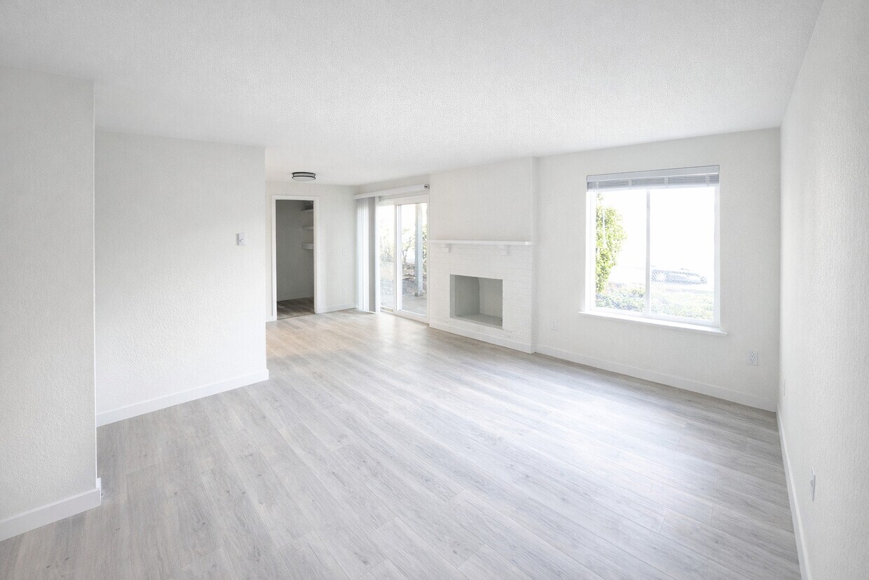 Building Photo - Twin Crest Apartments