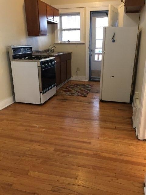 Building Photo - 436 Kenwood