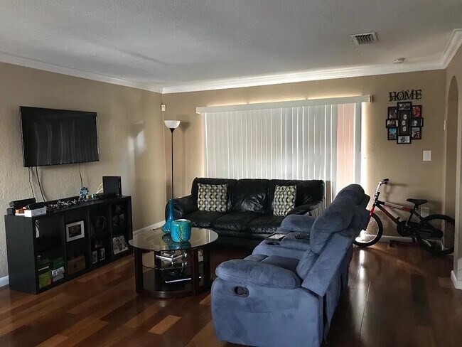 Foto del edificio - 336 NW 114th Ave