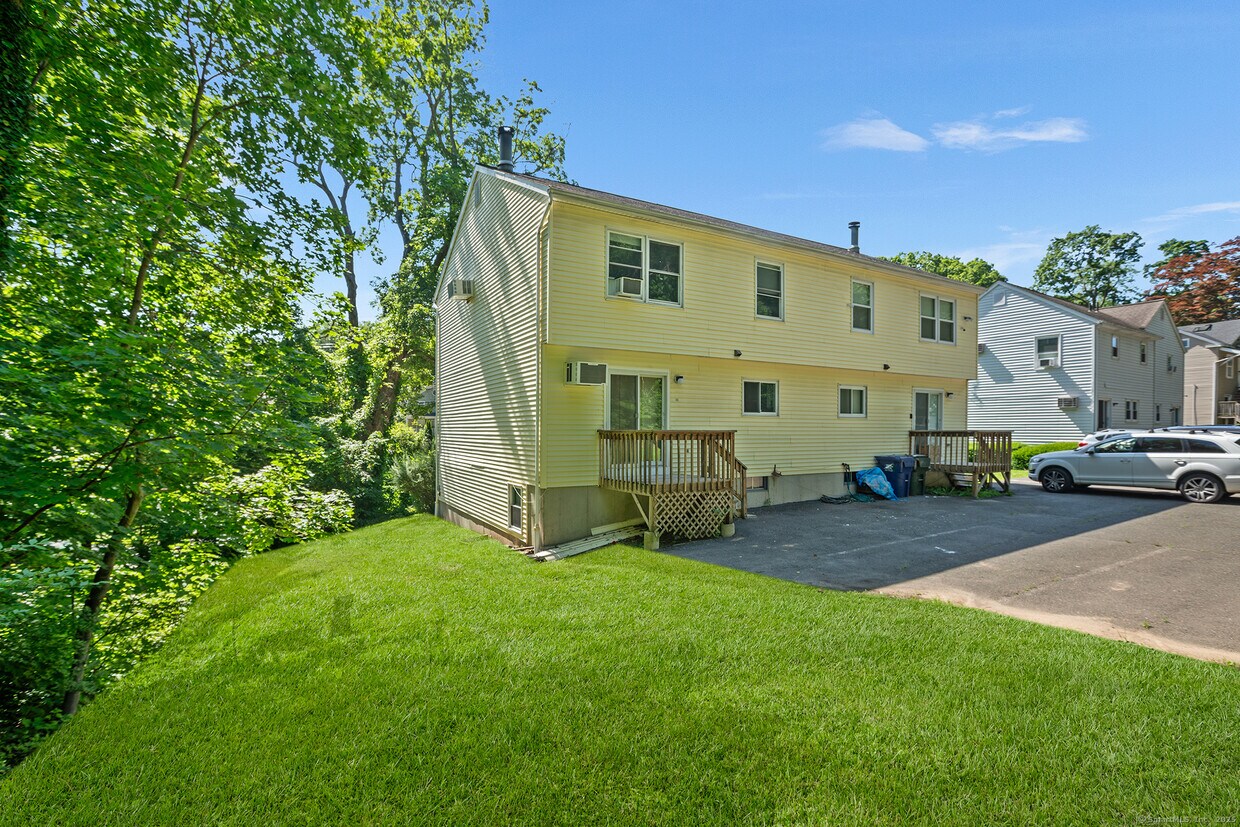 Foto principal - 22 Maple Ave