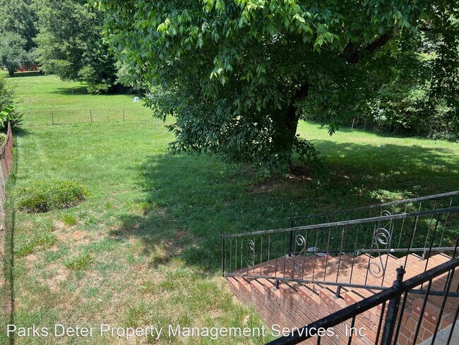 Foto del edificio - 3 br, 1 bath House - 604 Glenview Dr