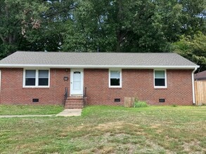 Building Photo - 340 Redheart Dr