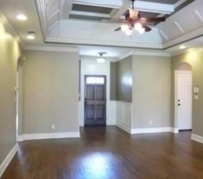 Foto del edificio - Charming 4-Bedroom Home Near Moody AFB with Hardwood Floors, Spacious Kitchen, and Fenced Backyard!