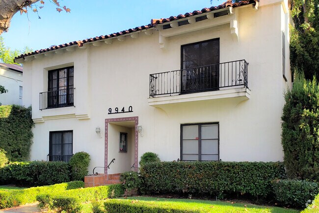 Foto principal - 9940 Robbins Dr