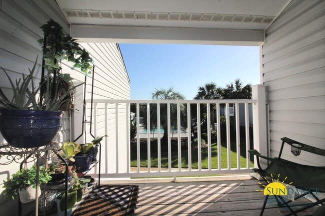Building Photo - Beautiful 2 Bedroom Unit at Finisterra!