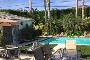 POOL VIEW STUDIOE - 1135 Franklin St