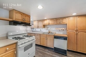 Building Photo - 911 12th Ave