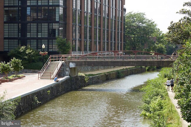 Foto del edificio - 3035 Q St NW