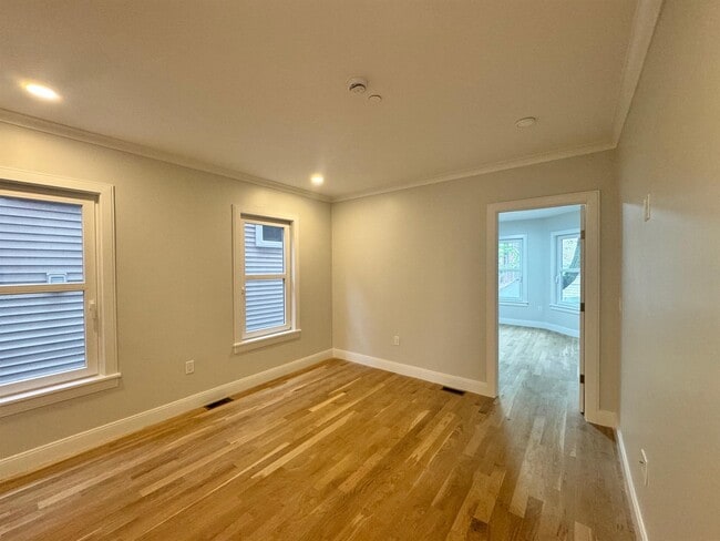 Building Photo - 37 Gore St