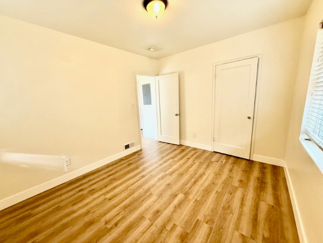 Building Photo - 2546 S 1700 E