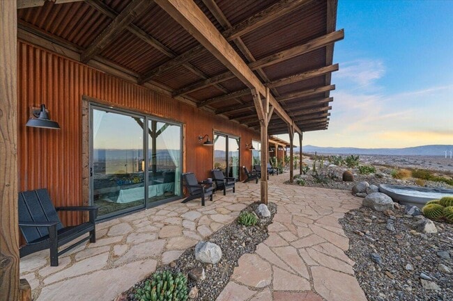 Foto del edificio - 60620 Kimlin Ave