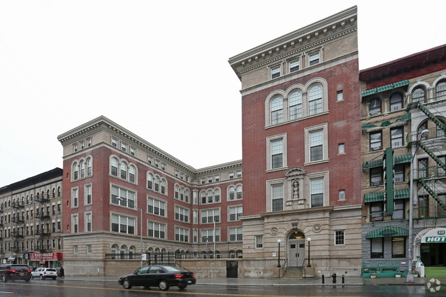 Building Photo - The Residences at PS186