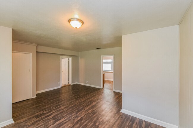 Foto del edificio - 2844 Myra St