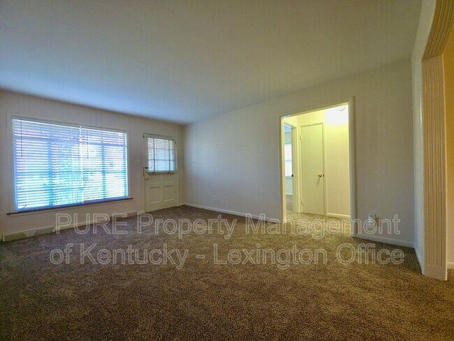 Foto del edificio - 114 Greenbriar Rd