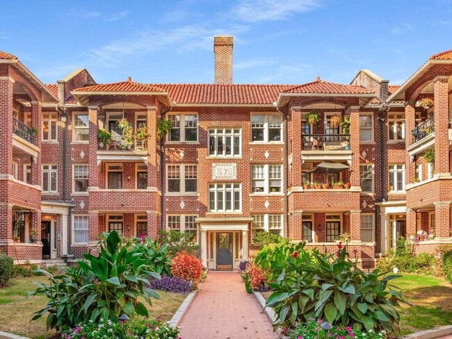 Foto del edificio - 198 Ponce De Leon Ave NE