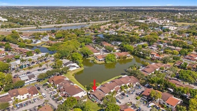 Foto del edificio - 6837 SW 39th Dr