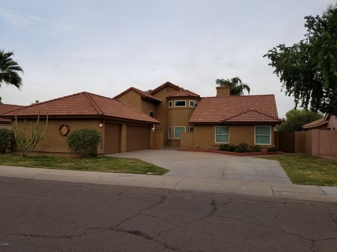 Foto principal - AVAILABLE NOW IN THE SPRINGS ON THE LAKE I...